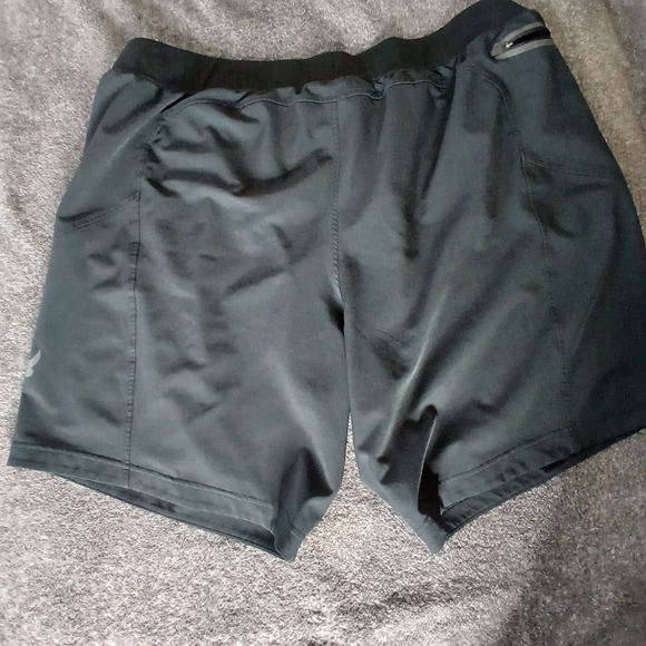 Under Armour Project Rock Brahma Bull Shorts XXL Black - Picture 2 of 6